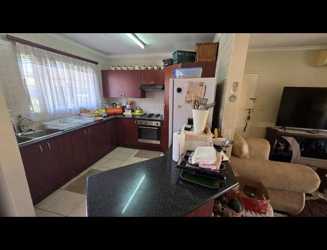 2 BEDROOM TOWNHOUSE FOR SALE IN MONTANA TUINE